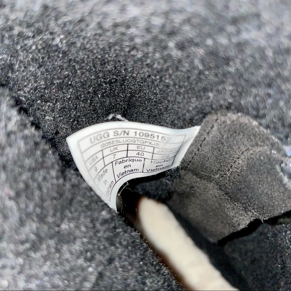 Authentic Ugg Glendale Boots, Ladies Size 9, Black - Picture 4 of 16